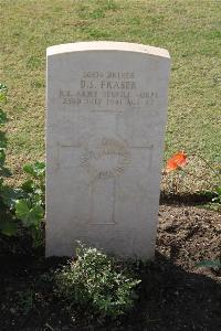 Ismailia War Memorial Cemetery - Fraser, Douglas Simon